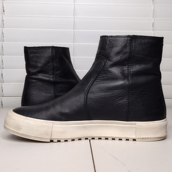 Frye Gia Lug Women's Leather Zip Ankle Booties Sz 8.5 - Picture 4 of 16